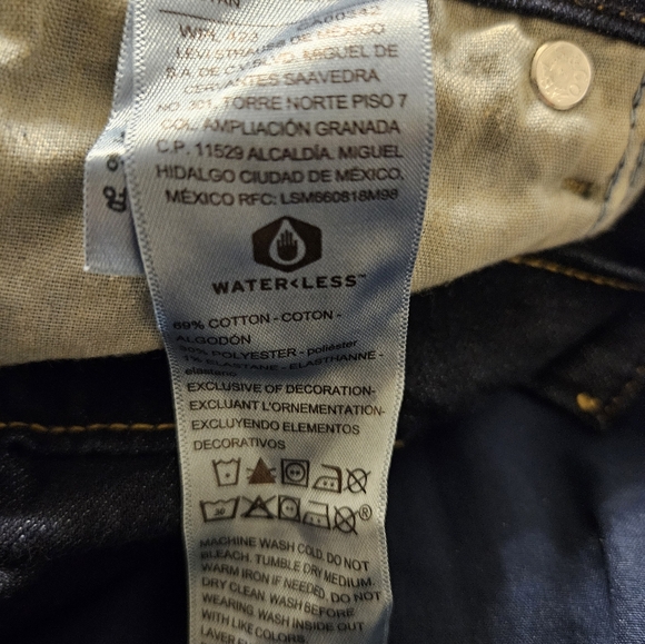 Levis Signature Gold Label Mid Rise Bermuda Jean Shorts NWT Plus Size 24W - Picture 9 of 11